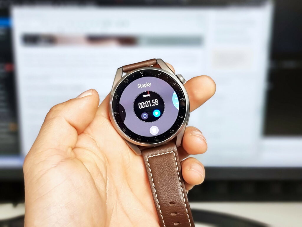 Huawei Watch 3 pro a ukázka multitaskingu