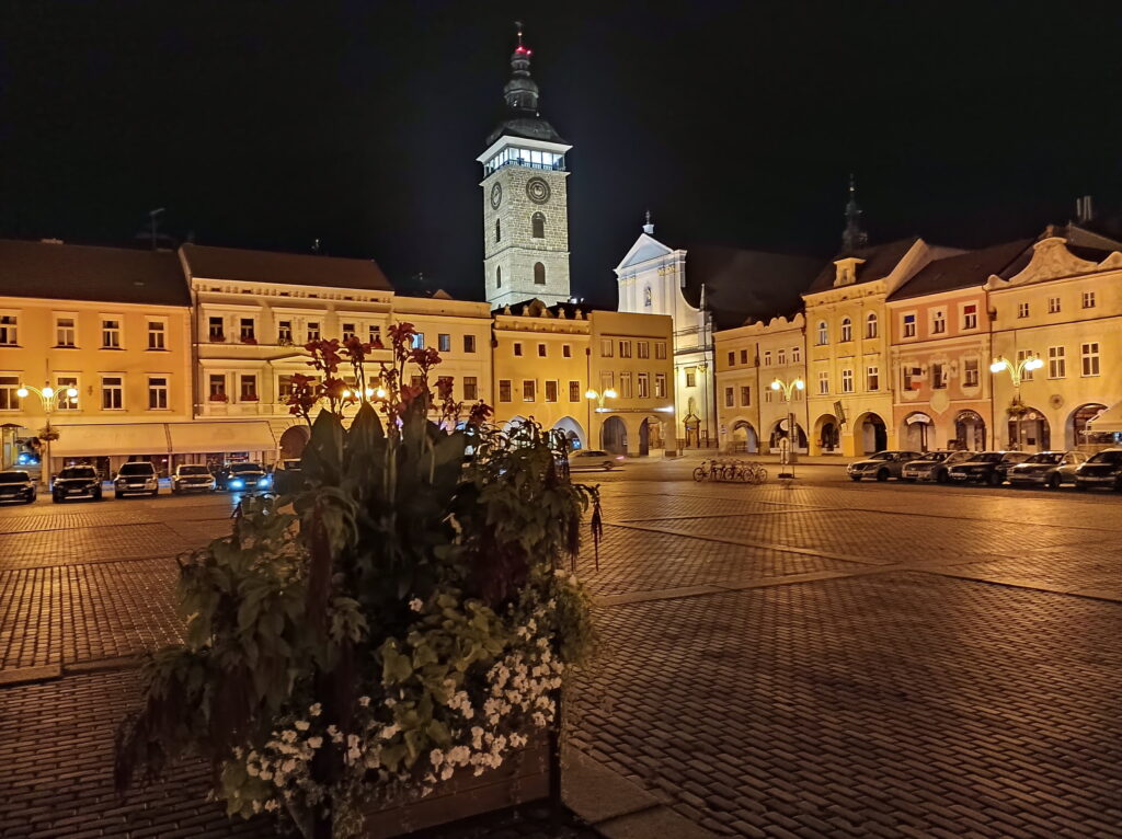 Poco M3 Pro, noční snímek hlavním snímačem