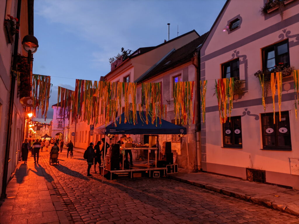 Poco M3 Pro, noční snímek z Gcam hlavním snímačem