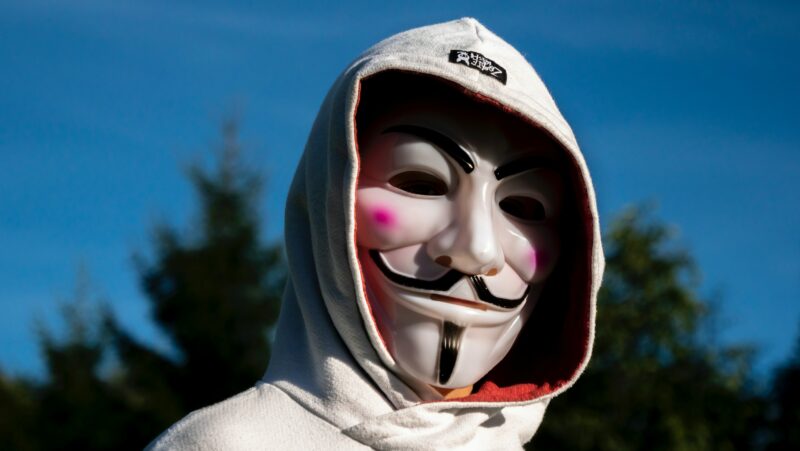 Hackeři z Anonymous odřízli Rusko od vlastních špionážních satelitů