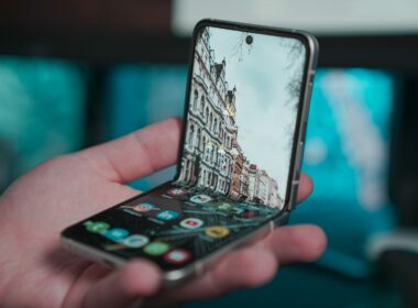 Skládací iPhone