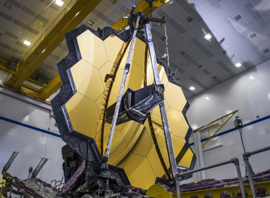 Teleskop Jamese Webba fotí tak ostře, že to vědce šokovalo