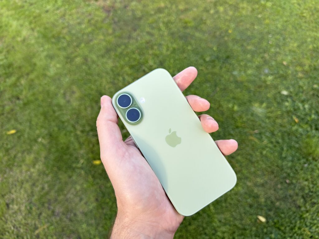 iPhone 17