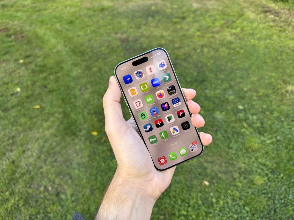 iPhone 17